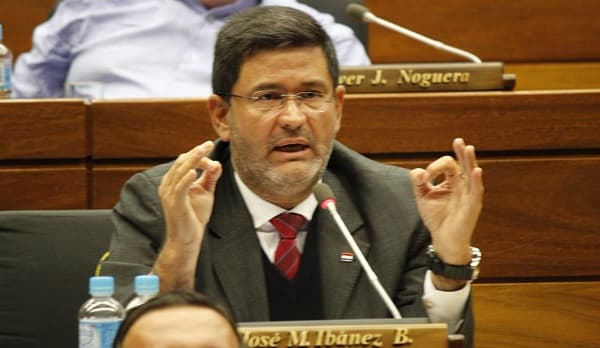 Abstenciones apañan a José María Ibáñez