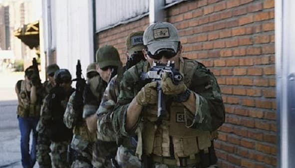 Leal propone lo que todos quieren ver