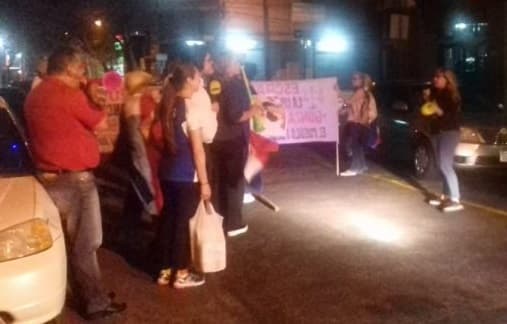 Escrache fue hasta el departamento de  Carlos Portillo