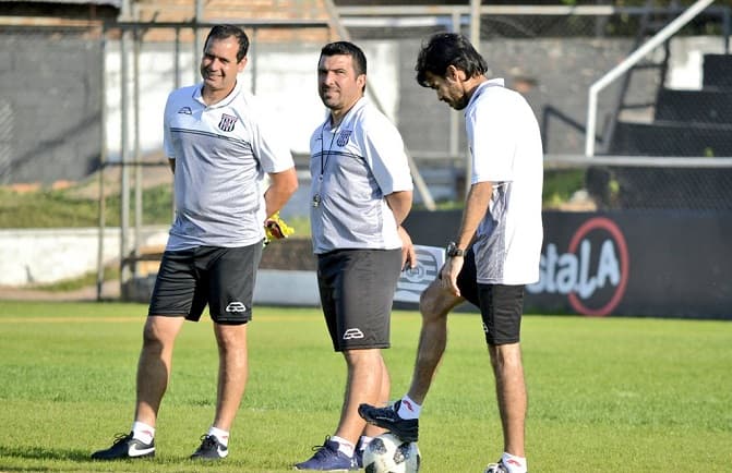 Presentan a Héctor Marecos en Deportivo Santaní