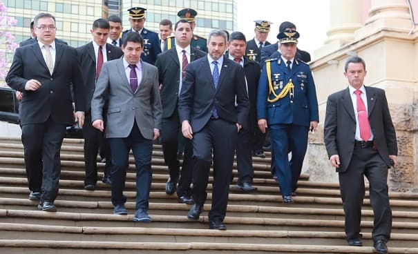 “Vengo a mi casa”, señala Abdo Benítez al visitar el Congreso