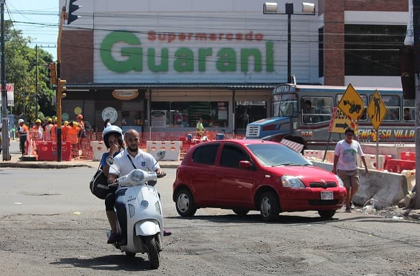 Clausuran avenida Zavala Cué por obras del Metrobús