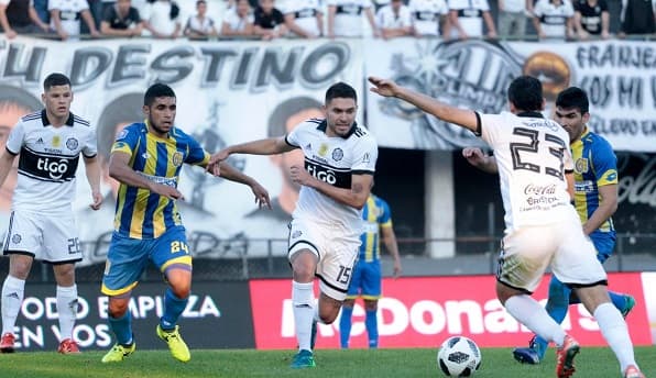 Olimpia golea y toma la punta