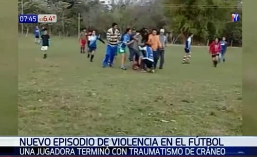 Torneo de fútbol femenino termina con atleta hospitalizada