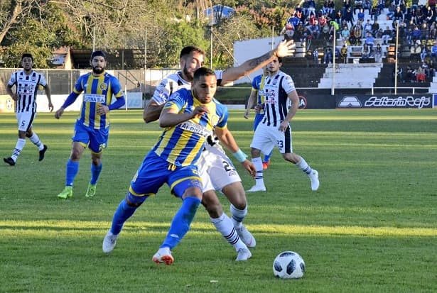 Capiatá se impone a Santaní