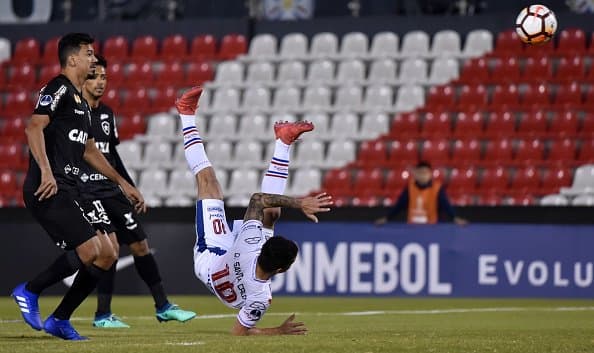 Nacional saca ventaja ante Botafogo 