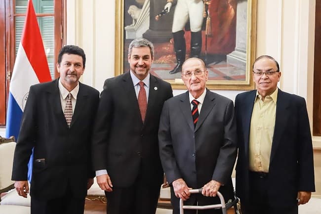 Artistas solicitan al Presidente apoyo para el teatro y la cultura