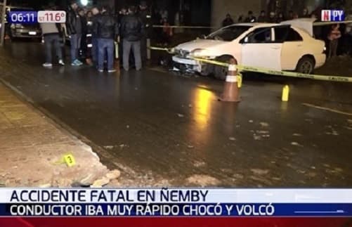 Conductor muere aplastado luego de perder el control de su auto