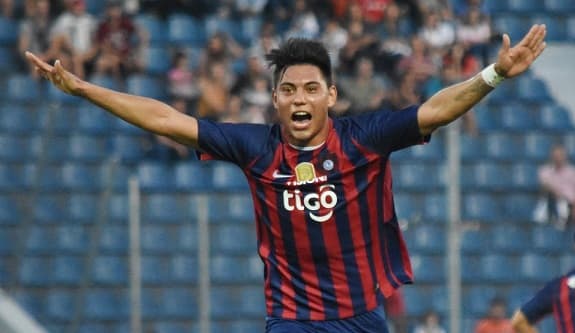 Selección Argentina contactó con Arzamendia, pero él quiere ser albirrojo