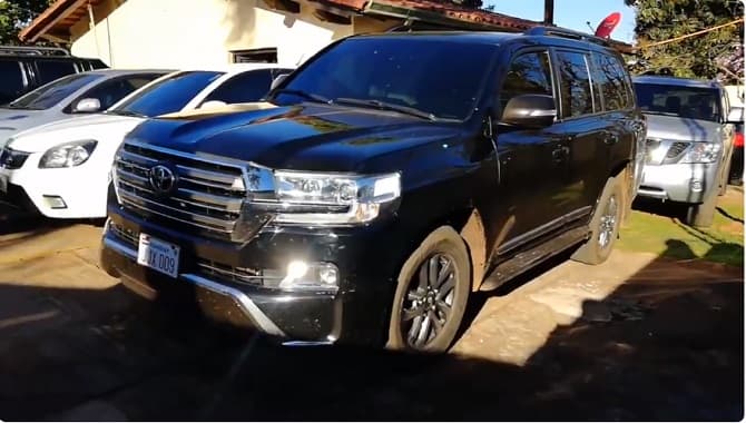 Diputado entrega camioneta luego de ser acusado por la Senad