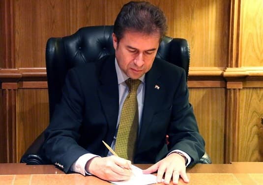 Abdo Benítez revé decisión de Cartes sobre embajada en Israel