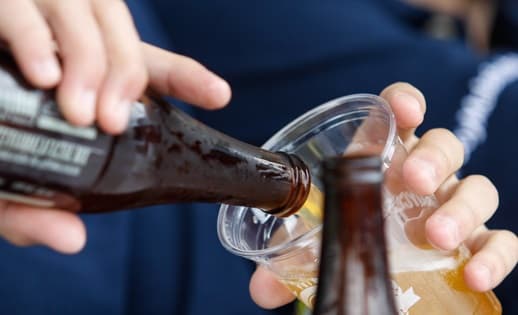 Abusan de niña luego de embriagarla, denuncian