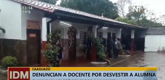 Apartan del cargo a docente acusada de desnudar a su alumna