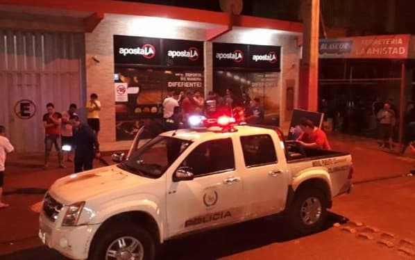 Guardia muere baleado en asalto en casa de apuestas