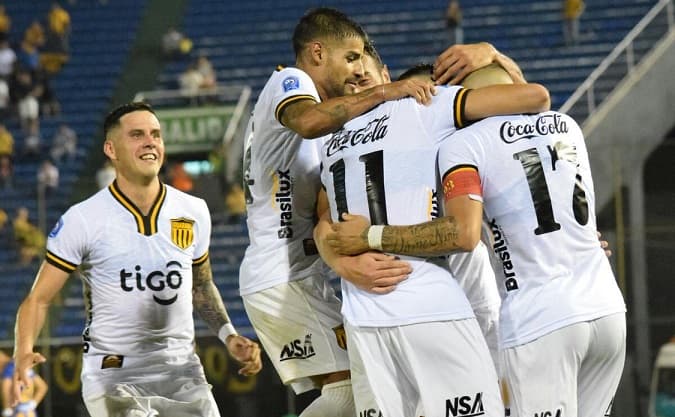 Guaraní golea a Luqueño