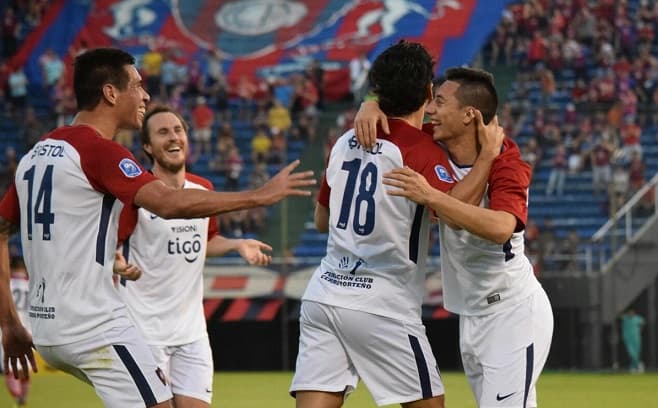 Cerro Porteño derrota a Luqueño y se acerca a la punta