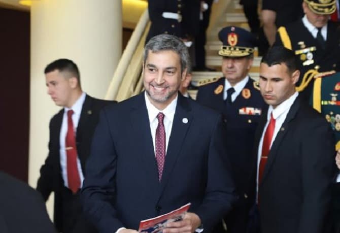 Academia de Lengua considera que Abdo Benítez discrimina el guaraní