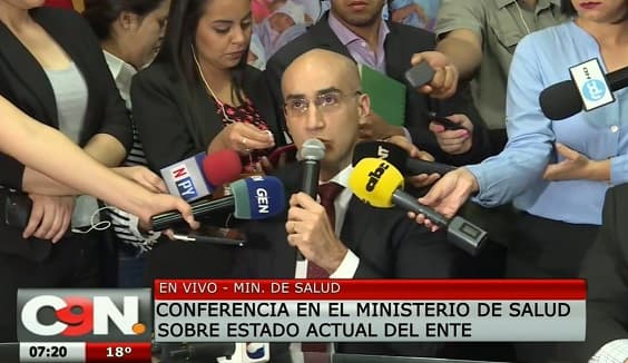 Ministro de Salud denuncia negociado con medicamentos