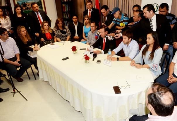 Diputados evitan desafuero de Quintana