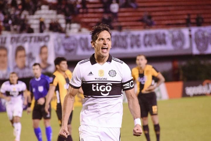 Olimpia golea con un Roque imparable