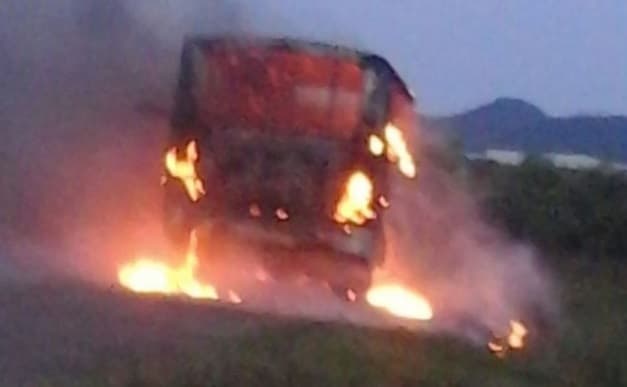 Ómnibus se incendia estando en movimiento