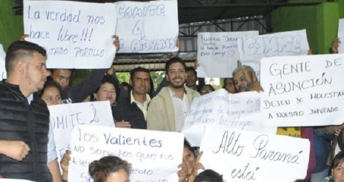 Portillo asegura que no renunciará a su banca en el Congreso