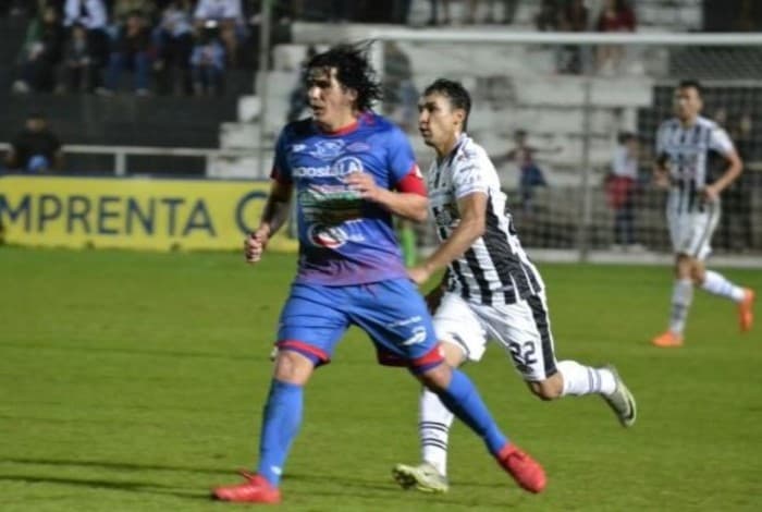 Santaní e Independiente no se sacan ventaja