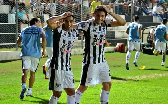 Santaní festeja en su casa ante Sol