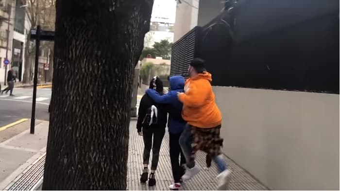 Graban golpiza entre conocidos youtubers