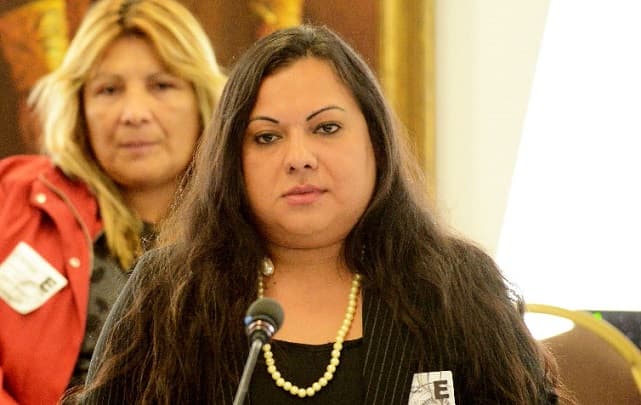 Activista y Embajada dejan en evidencia mentira publicada en tapa de diario