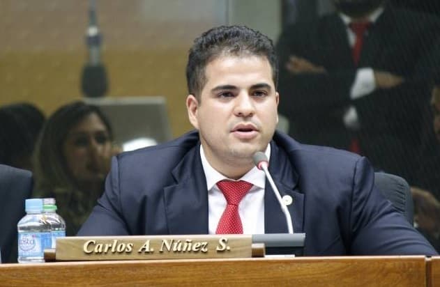 Corte beneficia a diputado que admitió contrabando