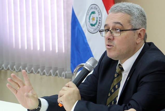 Planilleros proponen devolver lo percibido irregularmente, según Casañas Levi