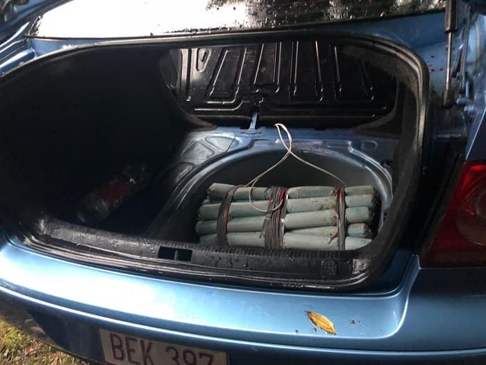 Retiran "Coche bomba" del sitio de allanamiento en el este