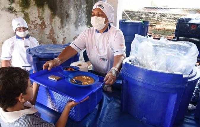 Critican relajación de exigencias para brindar almuerzo escolar