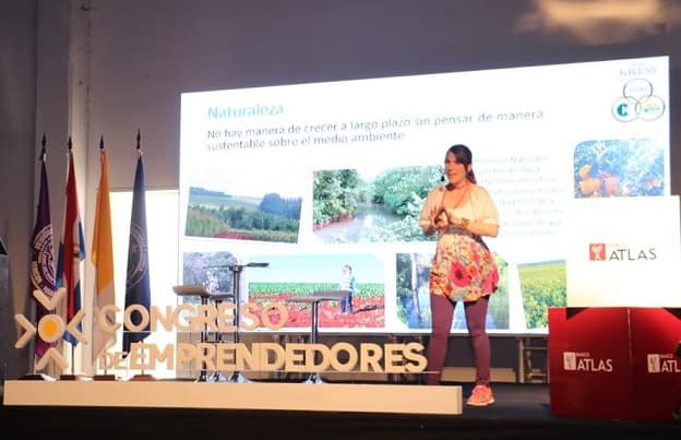 Banco Atlas apoya congreso de emprendedores