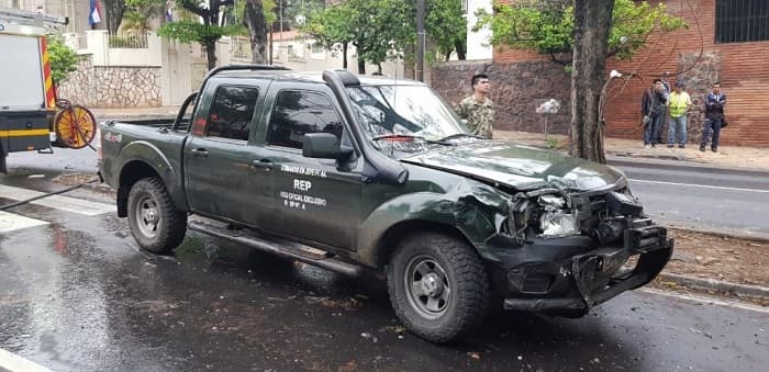 Dos heridos en accidente protagonizado por vehículo de FF.AA.