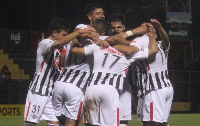 Dos partidos del Clausura se disputarán este lunes