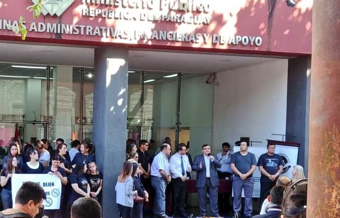 Funcionarios del Ministerio Público inician huelga y exigen aumento