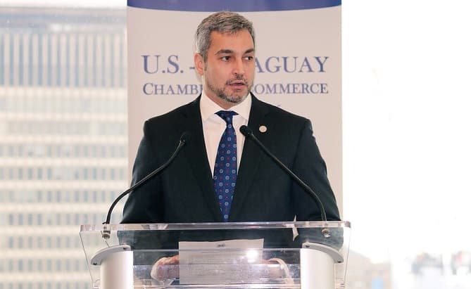 Abdo Benítez se pronuncia sobre el metrobús