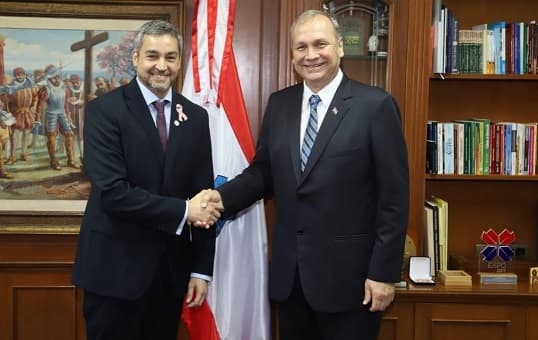 Abdo Benítez promete viaductos en Asunción con dinero de Taiwán