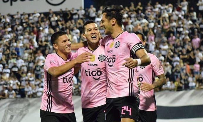 Olimpia no desaprovecha y se escapa en la punta