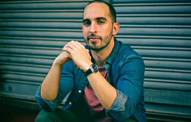 Periodista lanza su primer libro