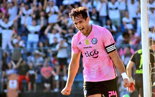 Olimpia golea con actuación magistral de Roque