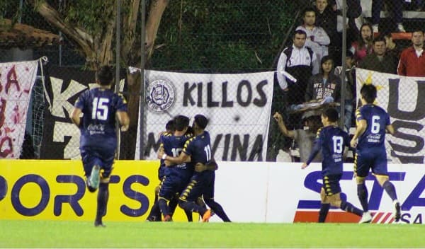 Trinidense sorprende y triunfa ante Olimpia