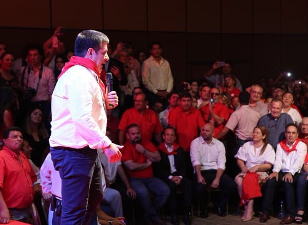 Cartes acusa a Abdo Benítez de pactar con “los enemigos”