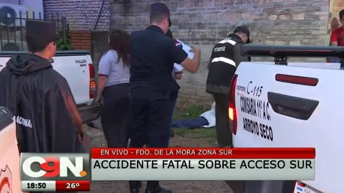 Joven motociclista muere arrollado por camión de gran porte
