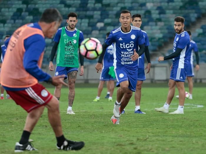 Paraguay juega este martes su primer amistoso en la era de Osorio