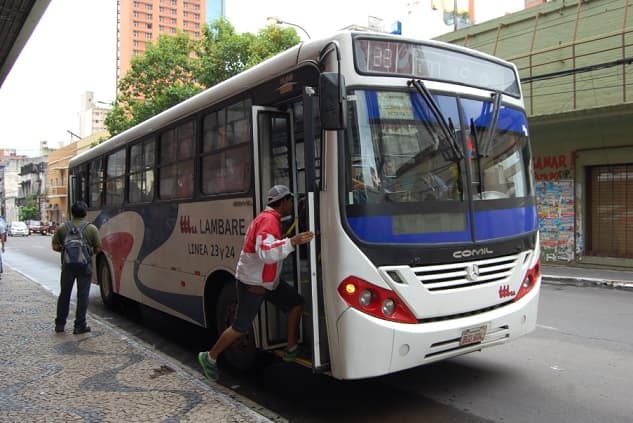 Gobierno anuncia reducción en el precio del pasaje