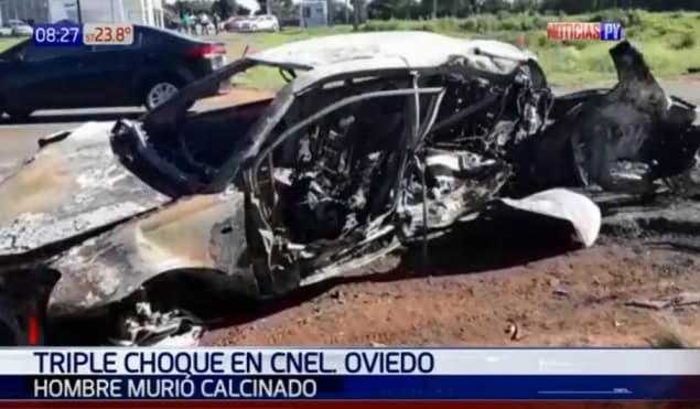 Hombre muere calcinado tras triple choque