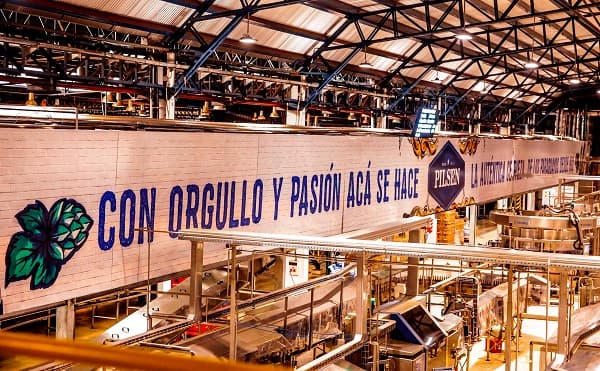 Cervecería inaugura moderna línea de envasados